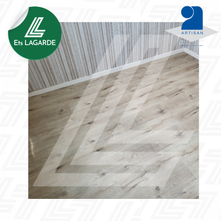 Travaux-de-pose-dun-revetement-de-sol-PVC-clipsable-en-lame-a-Reims---travaux-professionnels---artisan.png